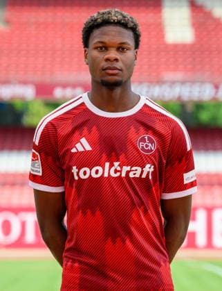 30.07.2026 - 1. FC Nürnberg FCN ( Club ) - 2. Fussball Bundesliga BL - Saison 2026 2027 - Fototermin Porträttermin Vorstellung Präsentation Pressetermin - - xwoxzix - Einzelbild Einzelfoto Portrait Porträt Kopfbild - Winners Osawe (38, 1. FC Nürnberg FCN ) *** July 30, 2026 1 FC Nuremberg FCN Club 2 Soccer Bundesliga BL 2026–2027 Season Photo Shoot Portrait Session Introduction Presentation Press Event xwoxzix Single Image Individual Photo Portrait Headshot Winners Osawe 38, 1 FC Nuremberg FCN