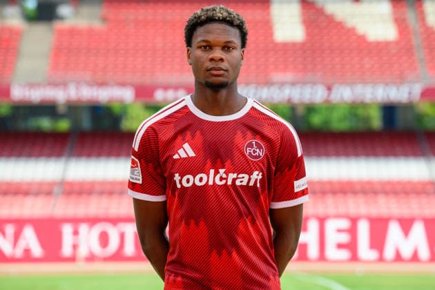 30.07.2026 - 1. FC Nürnberg FCN ( Club ) - 2. Fussball Bundesliga BL - Saison 2026 2027 - Fototermin Porträttermin Vorstellung Präsentation Pressetermin - - xwoxzix - Einzelbild Einzelfoto Portrait Porträt Kopfbild - Winners Osawe (38, 1. FC Nürnberg FCN ) *** July 30, 2026 1 FC Nuremberg FCN Club 2 Soccer Bundesliga BL 2026–2027 Season Photo Shoot Portrait Session Introduction Presentation Press Event xwoxzix Single Image Individual Photo Portrait Headshot Winners Osawe 38, 1 FC Nuremberg FCN