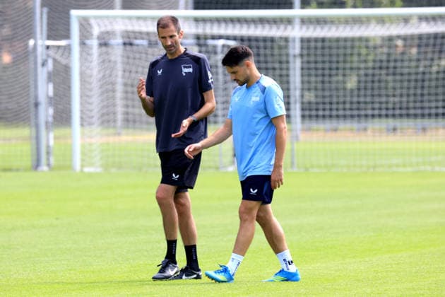 03.08.2026, DEU GER, Fussball , 2.Fussballbundesliga, Saison 2026 2027), Sportforum, Hertha BSC, Training Josip Brekalo (Hertha BSC Berlin 7), Co-Trainer Andre Mijatovic (Hertha BSC Berlin) 2. Liga: DFB DFL regulations prohibit any use of photographs as image sequences and or quasi-video) Berlin Sportforum Berlin Deutschland *** August 3, 2026, Germany, Soccer, 2. Bundesliga, 2026–2027 Season, Sportforum, Hertha BSC, Training: Josip Brekalo, Hertha BSC Berlin 7, Assistant Coach Andre Mijatovic, Hertha BSC Berlin, 2nd Division, DFB and DFL regulations prohibit any use of photographs as image sequences and or quasi-video. Berlin Sportforum, Berlin, Germany Copyright: xNordphotox xEnglerx