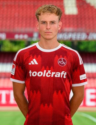 30.07.2026 - 1. FC Nürnberg FCN ( Club ) - 2. Fussball Bundesliga BL - Saison 2026 2027 - Fototermin Porträttermin Vorstellung Präsentation Pressetermin - - xwoxzix - Einzelbild Einzelfoto Portrait Porträt Kopfbild - Eric Porstner (41, 1. FC Nürnberg FCN ) *** July 30, 2026 1 FC Nuremberg FCN Club 2 Soccer Bundesliga BL 2026–2027 Season Photo Shoot Portrait Session Introduction Presentation Press Event xwoxzix Single Image Single Photo Portrait Headshot Eric Porstner 41, 1 FC Nuremberg FCN