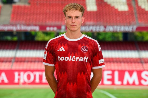 30.07.2026 - 1. FC Nürnberg FCN ( Club ) - 2. Fussball Bundesliga BL - Saison 2026 2027 - Fototermin Porträttermin Vorstellung Präsentation Pressetermin - - xwoxzix - Einzelbild Einzelfoto Portrait Porträt Kopfbild - Eric Porstner (41, 1. FC Nürnberg FCN ) *** July 30, 2026 1 FC Nuremberg FCN Club 2 Soccer Bundesliga BL 2026–2027 Season Photo Shoot Portrait Session Introduction Presentation Press Event xwoxzix Single Image Single Photo Portrait Headshot Eric Porstner 41, 1 FC Nuremberg FCN