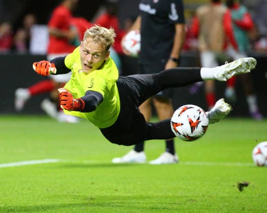 UK: Newcastle sign Braga keeper Hornicek, Newcastle, 3 August 2026 Newcastle United have signed goalkeeper Lukas Hornicek from Braga for Â£25.7m. Although Newcastle had already brought in 20-year-old Ewen Jaouen from Reims this summer, the club had also been in the market for a more established number one. Hornicek, 24, flew out to Newcastle s training camp in Spain at the weekend to finalise his move and sign a five-year contract after the club activated his release clause. The last few days have been an emotional rollercoaster from when I first heard about the move and now I m so happy to be here, the Czech Republic international said. It s a brilliant opportunity in a new league, which I m very excited about. From the very first moment I arrived here, I received a fantastic welcome and really felt the warmth of the club. Everyone has been brilliant in helping me settle in. I know Newcastle is a huge football city, with 52,000 fans at St James Park creating an incredible atmosphere and pushing the team every game. I can t wait to play in front of them. Braga Stadium Municipal of Braga Braga Portugal Copyright: xLuisxdexlaxMatax xsportPix.org.ux