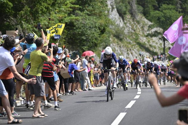 03.08.2026 --- Col de la Faucille, Frankreich --- Radsport --- Tour De France Femmes --- 3. Etappe von Genf Passy nach Poligny --- --- Puck Pieterse (Fenix-Premiertech) sprintet um die Bergwertung am Col de la Faucille zu gewinnen Tour De France Femmes stage 3 *** August 3, 2026 Col de la Faucille, France Cycling Tour de France Femmes Stage 3 from Geneva-Passy to Poligny Puck Pieterse (Fenix Premiertech) sprints to win the mountain classification at the Col de la Faucille Tour de France Femmes Stage 3