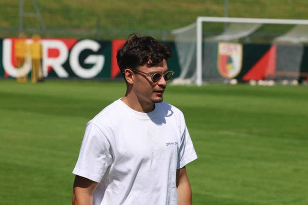 03.08.2026, GER, Fussball, Herren, FC Augsburg, 1. BL, Saison 2026 2027, Trainingslager, Rieder, Weltmeisterschaft, Schweiz FCA-Profi Fabian Rieder kommt im Trainingslager in Achenkirch an. Achenkirch *** August 3, 2026, GER, Soccer, Men s, FC Augsburg, 1st Bundesliga, 2026–2027 Season, Training Camp, Rieder, World Cup, Switzerland FCA pro Fabian Rieder arrives at the training camp in Achenkirch Achenkirch