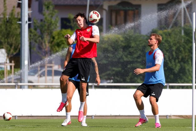 03.08.2026, Deutschland, Grassau, Fußball Bundesliga, Saison 2026 2027, Trainingslager VfB Stuttgart, Leo Sauer *** August 3, 2026, Germany, Grassau, Bundesliga, 2026–2027 season, VfB Stuttgart training camp, Leo Sauer