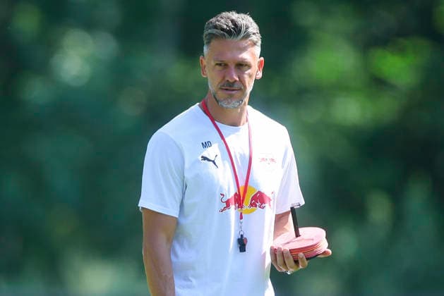 Trainer Martin Demichelis (RB Leipzig) schaut, Tag 2, Trainingslager RB Leipzig, Gut Brandlhof am 03. August 2026 in Saalfelden, Oesterreich. (Foto von Marco Steinbrenner DeFodi Images) Trainer Martin Demichelis (RB Leipzig) looks on, Tag 2, Trainingslager RB Leipzig, Gut Brandlhof, August 3, 2026 in Saalfelden, Austria. (Photo by Marco Steinbrenner DeFodi Images) (Photo by Marco Steinbrenner DeFodi Images) - *** Coach Martin Demichelis of RB Leipzig watches on, Day 2, RB Leipzig training camp, Gut Brandlhof, August 3, 2026, in Saalfelden, Austria Photo by Marco Steinbrenner, DeFodi Images Coach Martin Demichelis of RB Leipzig looks on, Day 2, RB Leipzig training camp, Gut Brandlhof, August 3, 2026, in Saalfelden, Austria Photo by Marco Steinbrenner, DeFodi Images Photo by Marco Steinbrenner, DeFodi Images