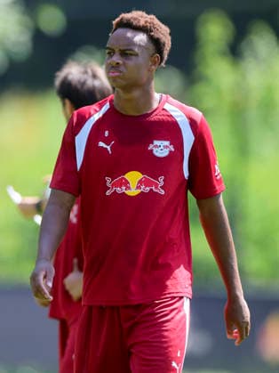 Assan Ouedraogo (RB Leipzig) schaut enttaeuscht, Tag 2, Trainingslager RB Leipzig, Gut Brandlhof am 03. August 2026 in Saalfelden, Oesterreich. (Foto von Marco Steinbrenner DeFodi Images) Assan Ouedraogo (RB Leipzig) looks dejected, Tag 2, Trainingslager RB Leipzig, Gut Brandlhof, August 3, 2026 in Saalfelden, Austria. (Photo by Marco Steinbrenner DeFodi Images) (Photo by Marco Steinbrenner DeFodi Images) - *** Assan Ouedraogo of RB Leipzig looks disappointed, Day 2, RB Leipzig training camp, Gut Brandlhof on August 3, 2026, in Saalfelden, Austria Photo by Marco Steinbrenner, DeFodi Images Assan Ouedraogo of RB Leipzig looks dejected, Day 2, RB Leipzig training camp, Gut Brandlhof, August 3, 2026, in Saalfelden, Austria. Photo by Marco Steinbrenner, DeFodi Images. Photo by Marco Steinbrenner, DeFodi Images