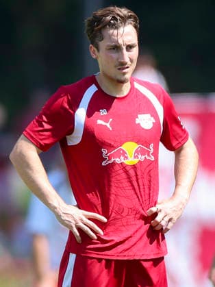 Rocco Reitz (RB Leipzig) schaut enttaeuscht, Tag 2, Trainingslager RB Leipzig, Gut Brandlhof am 03. August 2026 in Saalfelden, Oesterreich. (Foto von Marco Steinbrenner DeFodi Images) Rocco Reitz (RB Leipzig) looks dejected, Tag 2, Trainingslager RB Leipzig, Gut Brandlhof, August 3, 2026 in Saalfelden, Austria. (Photo by Marco Steinbrenner DeFodi Images) (Photo by Marco Steinbrenner DeFodi Images) - *** Rocco Reitz of RB Leipzig looks disappointed, Day 2, RB Leipzig training camp, Gut Brandlhof on August 3, 2026, in Saalfelden, Austria Photo by Marco Steinbrenner, DeFodi Images Rocco Reitz of RB Leipzig looks dejected, Day 2, RB Leipzig training camp, Gut Brandlhof, August 3, 2026, in Saalfelden, Austria. Photo by Marco Steinbrenner, DeFodi Images. Photo by Marco Steinbrenner, DeFodi Images