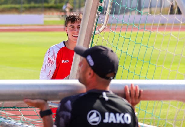 03.08.2026, Deutschland, Grassau, Fußball Bundesliga, Saison 2026 2027, Trainingslager VfB Stuttgart, Leo Sauer *** August 3, 2026, Germany, Grassau, Bundesliga, 2026–2027 season, VfB Stuttgart training camp, Leo Sauer