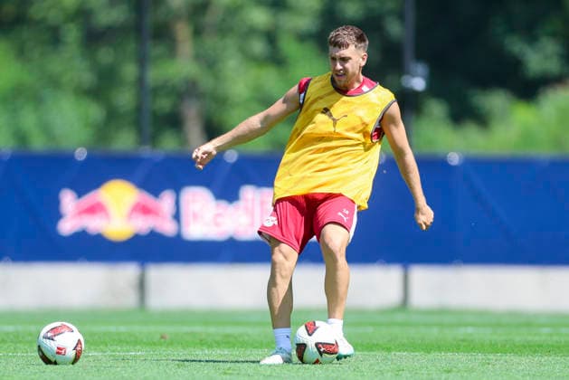 Brajan Gruda (RB Leipzig) kontrolliert den Ball, Tag 2, Trainingslager RB Leipzig, Gut Brandlhof am 03. August 2026 in Saalfelden, Oesterreich. (Foto von Marco Steinbrenner DeFodi Images) Brajan Gruda (RB Leipzig) controls the ball, Tag 2, Trainingslager RB Leipzig, Gut Brandlhof, August 3, 2026 in Saalfelden, Austria. (Photo by Marco Steinbrenner DeFodi Images) (Photo by Marco Steinbrenner DeFodi Images) - *** Brajan Gruda of RB Leipzig controls the ball, Day 2, RB Leipzig training camp, Gut Brandlhof, August 3, 2026, in Saalfelden, Austria Photo by Marco Steinbrenner, DeFodi Images Brajan Gruda of RB Leipzig controls the ball, Day 2, RB Leipzig training camp, Gut Brandlhof, August 3, 2026, in Saalfelden, Austria Photo by Marco Steinbrenner, DeFodi Images Photo by Marco Steinbrenner, DeFodi Images