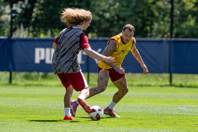 David Raum (RB Leipzig, 22) im Abwehrverhalten, RB Leipzig, Fussball, Trainingslager Austria, Saison Vorbereitung, Saison 2026 2027, GER, 03.08.2026, Eibner-Pressefoto Andreas Ulmer RB Leipzig, Fussball, Trainingslager Austria, Saison Vorbereitung, Saison 2026 2027, GER, 03.08.2026, *** David Raum, RB Leipzig, 22, on defensive play, RB Leipzig, soccer, training camp in Austria, preseason, 2026–2027 season, GER, August 3, 2026, Eibner Press Photo: Andreas Ulmer, RB Leipzig, soccer, training camp in Austria, preseason, 2026–2027 season, GER, August 3, 2026, Copyright: xEibner-Pressefoto AndreasxUlmerx EP_AUR