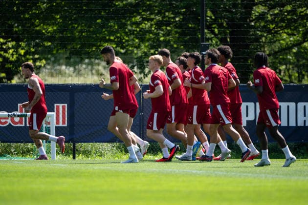 RB Leipzig, Team Warmlaufen, vorne weg David Raum (RB Leipzig, 22), RB Leipzig, Fussball, Trainingslager Austria, Saison Vorbereitung, Saison 2026 2027, GER, 03.08.2026, Eibner-Pressefoto Andreas Ulmer RB Leipzig, Fussball, Trainingslager Austria, Saison Vorbereitung, Saison 2026 2027, GER, 03.08.2026, *** RB Leipzig, team warming up, David Raum in the foreground, RB Leipzig, 22, RB Leipzig, soccer, training camp in Austria, preseason, 2026–2027 season, GER, August 3, 2026, Eibner Press Photo by Andreas Ulmer, RB Leipzig, soccer, training camp in Austria, preseason, 2026–2027 season, GER, August 3, 2026, Copyright: xEibner-Pressefoto AndreasxUlmerx EP_AUR