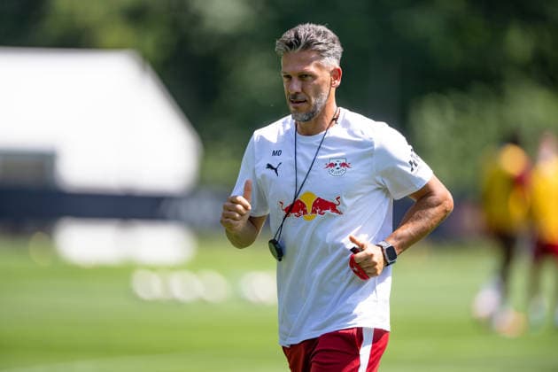 Martin Demichelis (RB Leipzig, Trainer), joggt ueber den Platz, RB Leipzig, Fussball, Trainingslager Austria, Saison Vorbereitung, Saison 2026 2027, GER, 03.08.2026, Eibner-Pressefoto Andreas Ulmer RB Leipzig, Fussball, Trainingslager Austria, Saison Vorbereitung, Saison 2026 2027, GER, 03.08.2026, *** Martin Demichelis, RB Leipzig coach, jogs across the field; RB Leipzig, soccer, training camp in Austria, preseason, 2026–2027 season, GER, August 3, 2026, Eibner Press Photo: Andreas Ulmer, RB Leipzig, soccer, training camp in Austria, preseason, 2026–2027 season, GER, August 3, 2026, Copyright: xEibner-Pressefoto AndreasxUlmerx EP_AUR