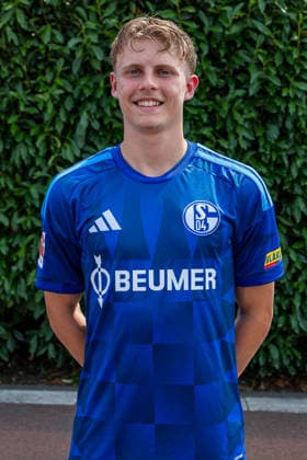 03.08.2026, Porträttermin 2026 2027 beim FC Schake 04, 1. Bundesliga, , Luca Vozar (FC Schalke 04). Gelsenkirchen Veltins Arena NRW Deutschland xRHR-FOTO DEx *** August 3, 2026, Photo shoot for the 2026–2027 season at FC Schalke 04, Bundesliga 1, , Luca Vozar, FC Schalke 04, Gelsenkirchen, Veltins Arena, North Rhine-Westphalia, Germany, xRHR, PHOTO, DEx Copyright: DennisxEwert RHR-FOTOx RHR-FOTO DE