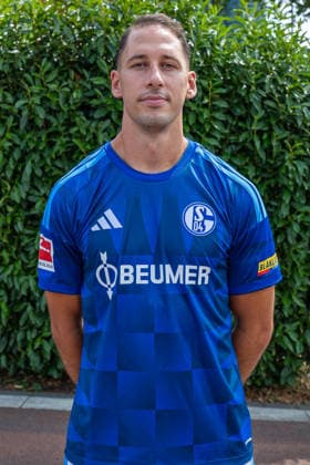03.08.2026, Porträttermin 2026 2027 beim FC Schake 04, 1. Bundesliga, , Nikola Katic (FC Schalke 04). Gelsenkirchen Veltins Arena NRW Deutschland xRHR-FOTO DEx *** August 3, 2026, 2026–2027 portrait session at FC Schalke 04, Bundesliga 1, , Nikola Katic, FC Schalke 04, Gelsenkirchen, Veltins Arena, North Rhine-Westphalia, Germany, xRHR, PHOTO, DEx Copyright: DennisxEwert RHR-FOTOx RHR-FOTO DE
