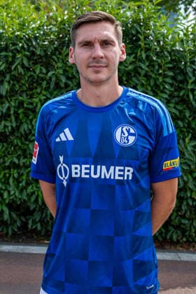 03.08.2026, Porträttermin 2026 2027 beim FC Schake 04, 1. Bundesliga, , Maximilian Wöber (FC Schalke 04). Gelsenkirchen Veltins Arena NRW Deutschland xRHR-FOTO DEx *** August 3, 2026, Photo shoot for the 2026–2027 season at FC Schalke 04, Bundesliga 1, , Maximilian Wöber, FC Schalke 04, Gelsenkirchen, Veltins Arena, North Rhine-Westphalia, Germany, xRHR, PHOTO DEx Copyright: DennisxEwert RHR-FOTOx RHR-FOTO DE