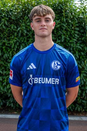 03.08.2026, Porträttermin 2026 2027 beim FC Schake 04, 1. Bundesliga, , Dylan Leonard (FC Schalke 04). Gelsenkirchen Veltins Arena NRW Deutschland xRHR-FOTO DEx *** August 3, 2026, Photo shoot for the 2026–2027 season at FC Schalke 04, Bundesliga 1, , Dylan Leonard, FC Schalke 04, Gelsenkirchen, Veltins Arena, North Rhine-Westphalia, Germany, xRHR, PHOTO DEx Copyright: DennisxEwert RHR-FOTOx RHR-FOTO DE