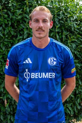 03.08.2026, Porträttermin 2026 2027 beim FC Schake 04, 1. Bundesliga, , Timo Becker (FC Schalke 04). Gelsenkirchen Veltins Arena NRW Deutschland xRHR-FOTO DEx *** August 3, 2026, Portrait session for the 2026–2027 season at FC Schalke 04, Bundesliga 1, , Timo Becker, FC Schalke 04, Gelsenkirchen, Veltins Arena, North Rhine-Westphalia, Germany, xRHR FOTO DEx Copyright: DennisxEwert RHR-FOTOx RHR-FOTO DE