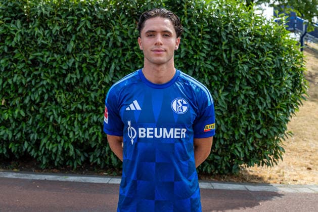 03.08.2026, Porträttermin 2026 2027 beim FC Schake 04, 1. Bundesliga, , Soufiane El-Faouzi (FC Schalke 04). Gelsenkirchen Veltins Arena NRW Deutschland xRHR-FOTO DEx *** August 3, 2026, Photo shoot for the 2026–2027 season at FC Schalke 04, Bundesliga 1, , Soufiane El Faouzi, FC Schalke 04, Gelsenkirchen, Veltins Arena, North Rhine-Westphalia, Germany, xRHR, PHOTO, DEx Copyright: DennisxEwert RHR-FOTOx RHR-FOTO DE