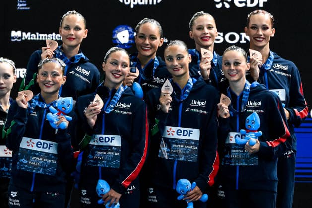 Athletes of team Italy, bronze medal attend the medal ceremony of the artistic swimming Team Free Final during the European Aquatics Championships at the Olympic Aquatic Center in Paris (France), August 3, 2026. Andrea Staccioli