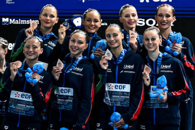 Athletes of team Italy, bronze medal attend the medal ceremony of the artistic swimming Team Free Final during the European Aquatics Championships at the Olympic Aquatic Center in Paris (France), August 3, 2026. Andrea Staccioli