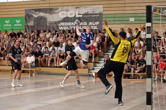 03.08.2026, xovx, Handball Lindencup, HSG Pohlheim - HSG Linden v.l. Moritz Ebert (HSG Linden), Lukas Foos (HSG Linden), Fabian Neul (HSG Pohlheim), Aristotelis Moutopoulos (HSG Linden) Linden Stadthalle Hessen Deutschland (DE) *** August 3, 2026, xovx, Lindencup Handball Tournament, HSG Pohlheim vs. HSG Linden: Moritz Ebert (HSG Linden), Lukas Foos (HSG Linden), Fabian Neul (HSG Pohlheim), Aristotelis Moutopoulos (HSG Linden), Linden City Hall, Hesse, Germany, DE