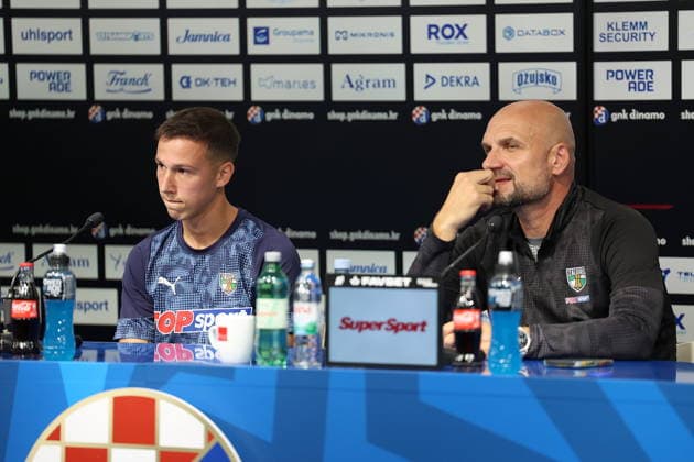 Croatia, Zagreb, 030826. Maksimir Stadium. press conference, PK, Pressekonferenz of Kauno Zalgiris before the match of the third round of UEFA Champions League qualification against GNK Dinamo. In the photo: Ivan Fiolic, Zeljko Sopic. Photo: Ranko Suvar CROPIX Zagreb Croatia Copyright: xxRankoxSuvarx zalgiris_press10-030826