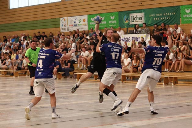 03.08.2026, xovx, Handball Lindencup, HSG Pohlheim - HSG Linden v.l. Leon Friedl (HSG Pohlheim), Danny Rupprich (HSG Linden), Joshua Hantl (HSG Pohlheim), Christoph Träger (HSG Pohlheim) Linden Stadthalle Hessen Deutschland (DE) *** August 3, 2026, xovx, Lindencup Handball Tournament, HSG Pohlheim vs. HSG Linden: Leon Friedl (HSG Pohlheim), Danny Rupprich (HSG Linden), Joshua Hantl (HSG Pohlheim), Christoph Träger (HSG Pohlheim); Linden City Hall, Hesse, Germany, DE