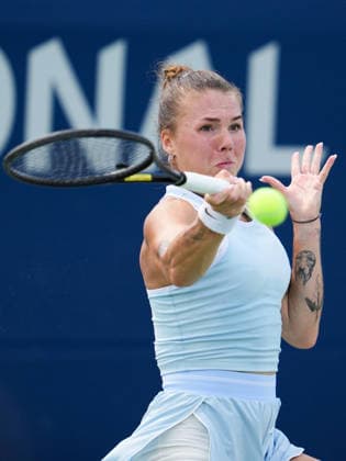 National Bank Open 2026 - Day 3 TORONTO, CANADA - AUGUST 3 : Oleksandra Oliynykova of Ukraine in action against Karolina Pliskova of Czech Republic in the round of 128 during the WTA, Tennis Damen 1000 National Bank Open in Toronto, Ontario, Canada on August 3, 2026. Mert Alper Dervis Anadolu Toronto Canada. Editorial use only. Please get in touch for any other usage.  Copyright: x2026xAnadoluxMertxAlperxDervisx