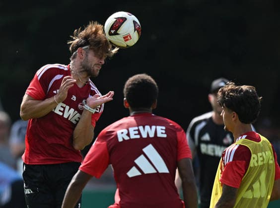 03.08.2026, xophax, Fussball 1.Bundesliga, 1.FC Koeln Training am Geissbockheim des 1.FC Köln. Jan Thielmann ( 1.FC Köln ) beim Kopfball. Köln *** August 3, 2026, xophax, Soccer, Bundesliga 1, 1. FC Köln Training at the Geissbockheim of 1. FC Köln, Jan Thielmann, 1. FC Köln on Kopfball Köln