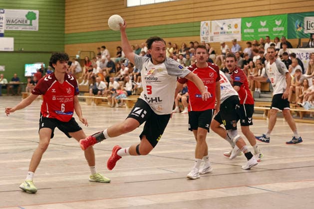 03.08.2026, xovx, Handball Lindencup, HSG Wettenberg - TuS Holzheim v.l. Maxim Hölzer (TuS Holzheim), Jan Reuschling (HSG Wettenberg), Simon Giebenhain (TuS Holzheim), Tristan Schepp (HSG Wettenberg), Atakan Bulut (TuS Holzheim), Aron Weiße (HSG Wettenberg) Linden Stadthalle Hessen Deutschland (DE) *** August 3, 2026, xovx, Lindencup Handball, HSG Wettenberg vs. TuS Holzheim: Maxim Hölzer (TuS Holzheim), Jan Reuschling (HSG Wettenberg), Simon Giebenhain (TuS Holzheim), Tristan Schepp (HSG Wettenberg), Atakan Bulut (TuS Holzheim), Aron Weiße (HSG Wettenberg) Linden Stadthalle, Hesse, Germany, DE