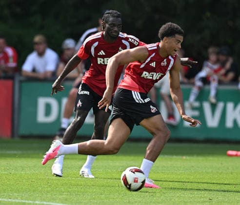 03.08.2026, xophax, Fussball 1.Bundesliga, 1.FC Koeln Training am Geissbockheim des 1.FC Köln. Gideon Mensah , links und Jahmai Simpson - Pusey Köln *** August 3, 2026, xophax, Soccer, Bundesliga 1, 1. FC Köln Training at the Geissbockheim of 1. FC Köln: Gideon Mensah (left) and Jahmai Simpson Pusey, Cologne