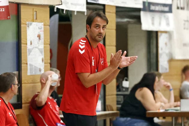 03.08.2026, xovx, Handball Lindencup, HSG Wettenberg - TuS Holzheim Trainer Miguel Silva Esteves (TuS Holzheim) Linden Stadthalle Hessen Deutschland (DE) *** August 3, 2026, xovx, Lindencup Handball Tournament, HSG Wettenberg vs. TuS Holzheim, Coach Miguel Silva Esteves, TuS Holzheim, Linden City Hall, Hesse, Germany, DE