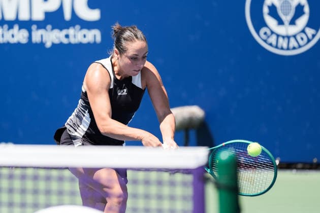 WTA, Tennis Damen Masters 1000 National Bank Open Toronto 2026 - Round of 128 - Day 3 Elisabetta Cocciaretto of Italy plays a backhand during the Women™s Singles round of 128 match against Talia Gibson of Australia on day 3 of the WTA Masters 1000 National Bank Open at Sobeys Stadium on August 3, 2026, in Toronto, Canada. (Photo by Leonardo Ramirez Eyepix Group) Copyright: xLeonardoxRamirezx xEyepixxGroupx LR03082026-07189