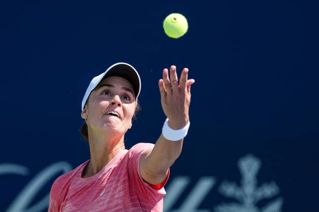 WTA, Tennis Damen Masters 1000 National Bank Open Toronto 2026 - Round of 128 - Day 3 Anhelina Kalinina of Ukraine serves to Anna Bondar of Hungary (not pictured) during the Women™s Singles round of 128 match on day 3 of the WTA Masters 1000 National Bank Open at Sobeys Stadium. on August 3, 2026 in Toronto, Canada. (Photo by Leonardo Ramirez Eyepix Group) Copyright: xLeonardoxRamirezx xEyepixxGroupx LR03082026-06529