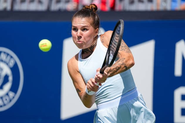 WTA, Tennis Damen Masters 1000 National Bank Open Toronto 2026 - Round of 128 - Day 3 Oleksandra Oliynykova of Ukraine hits a two-handed backhand against Karolina Pliskova of Czechia during the Women™s Singles round of 128 match on day 3 of the WTA Masters 1000 National Bank Open at Sobeys Stadium. on August 3, 2026 in Toronto, Canada. (Photo by Leonardo Ramirez Eyepix Group) Copyright: xLeonardoxRamirezx xEyepixxGroupx LR03082026-06779