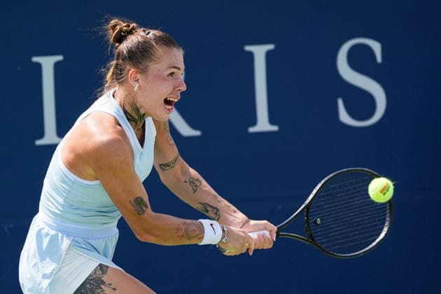 WTA, Tennis Damen Masters 1000 National Bank Open Toronto 2026 - Round of 128 - Day 3 Oleksandra Oliynykova of Ukraine plays a backhand against Karolina Pliskova of Czechia during the Women™s Singles round of 128 match on day 3 of the WTA Masters 1000 National Bank Open at Sobeys Stadium. on August 3, 2026 in Toronto, Canada. (Photo by Leonardo Ramirez Eyepix Group) Copyright: xLeonardoxRamirezx xEyepixxGroupx LR03082026-06948