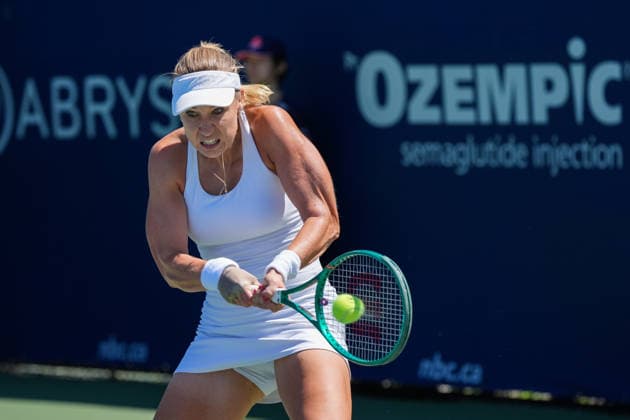 WTA, Tennis Damen Masters 1000 National Bank Open Toronto 2026 - Round of 128 - Day 3 Anna Blinkova of Russia plays a backhand during the Women™s Singles round of 128 match against Rebecca Sramkova of Slovakia on day 3 of the WTA Masters 1000 National Bank Open at Sobeys Stadium on August 3, 2026, in Toronto, Canada. (Photo by Leonardo Ramirez Eyepix Group) Copyright: xLeonardoxRamirezx xEyepixxGroupx LR03082026-08254