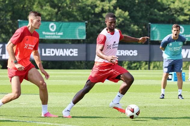 GER, Trainingslager Bayer 04 Leverkusen - Blankenhain 03.08.2026, Blankenhain, GER, Saison 2026 2027, 1.Bundesliga, Bayer 04 Leverkusen - Trainingslager im Bild Christian Kofane (Leverkusen) am Ball, links Patrik Schick (Leverkusen) DFL regulations prohibit any use of photographs as image sequences and or quasi-video *** GER, Bayer 04 Leverkusen Training Camp in Blankenhain, August 3, 2026, Blankenhain, GER, 2026–2027 Season, Bundesliga 1, Bayer 04 Leverkusen Training Camp in Pictures: Christian Kofane (Leverkusen) on the ball; on the left, Patrik Schick (Leverkusen). DFL regulations prohibit any use of photographs as image sequences and or quasi-video content.