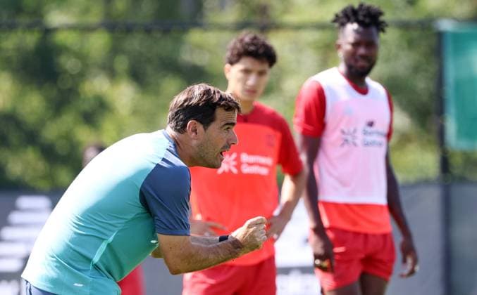 GER, Trainingslager Bayer 04 Leverkusen - Blankenhain 03.08.2026, Blankenhain, GER, Saison 2026 2027, 1.Bundesliga, Bayer 04 Leverkusen - Trainingslager im Bild Trainer Carles Martinez (Leverkusen) DFL regulations prohibit any use of photographs as image sequences and or quasi-video *** GER, Bayer 04 Leverkusen Training Camp in Blankenhain, August 3, 2026, Blankenhain, GER, 2026–2027 Season, Bundesliga 1, Bayer 04 Leverkusen Training Camp in Pictures: Coach Carles Martinez, Leverkusen. DFL regulations prohibit any use of photographs as image sequences and or quasi-video content.