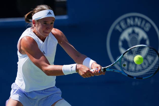 National Bank Open 2026 - Day 3 TORONTO, CANADA - AUGUST 3 : Nikola Bartunkova of Czech Republic in action against Bianca Andreescu of Canada in the round of 128 during the WTA, Tennis Damen 1000 National Bank Open in Toronto, Ontario, Canada on August 3, 2026. Mert Alper Dervis Anadolu Ontario Canada. Editorial use only. Please get in touch for any other usage.  Copyright: x2026xAnadoluxMertxAlperxDervisx