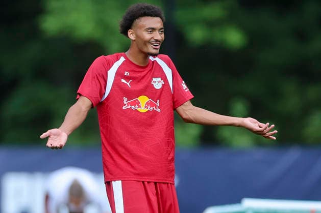 Tidiam Gomis (RB Leipzig) gestikuliert, Tag 2, Trainingslager RB Leipzig, Gut Brandlhof am 03. August 2026 in Saalfelden, Österreich. (Foto von Marco Steinbrenner DeFodi Images) Tidiam Gomis (RB Leipzig) gestures, Tag 2, Trainingslager RB Leipzig, Gut Brandlhof, August 3, 2026 in Saalfelden, Austria. (Photo by Marco Steinbrenner DeFodi Images) - *** Tidiam Gomis of RB Leipzig gestures, Day 2, RB Leipzig training camp, Gut Brandlhof, on August 3, 2026, in Saalfelden, Austria. Photo by Marco Steinbrenner, DeFodi Images. Tidiam Gomis of RB Leipzig gestures, Day 2, RB Leipzig training camp, Gut Brandlhof, August 3, 2026, in Saalfelden, Austria. Photo by Marco Steinbrenner, DeFodi Images