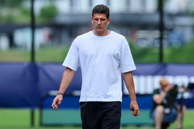 Technischer Direktor Mario Gomez (RB Leipzig) schaut, Tag 2, Trainingslager RB Leipzig, Gut Brandlhof am 03. August 2026 in Saalfelden, Österreich. (Foto von Marco Steinbrenner DeFodi Images) Technischer Direktor Mario Gomez (RB Leipzig) looks on, Tag 2, Trainingslager RB Leipzig, Gut Brandlhof, August 3, 2026 in Saalfelden, Austria. (Photo by Marco Steinbrenner DeFodi Images) - *** Technical Director Mario Gomez of RB Leipzig looks on, Day 2, RB Leipzig training camp, Gut Brandlhof, on August 3, 2026, in Saalfelden, Austria. Photo by Marco Steinbrenner, DeFodi Images. Technical Director Mario Gomez of RB Leipzig looks on, Day 2, RB Leipzig training camp, Gut Brandlhof, August 3, 2026, in Saalfelden, Austria. Photo by Marco Steinbrenner, DeFodi Images