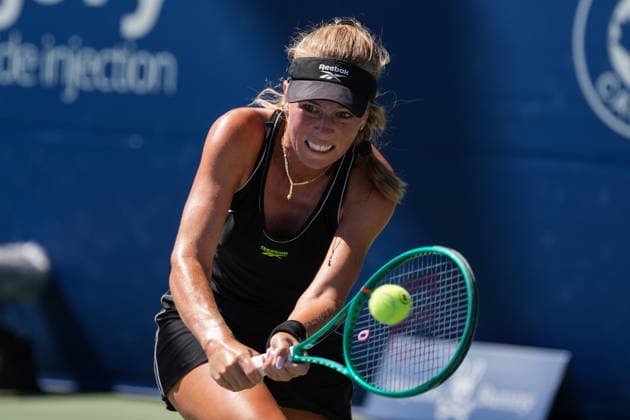 WTA, Tennis Damen Masters 1000 National Bank Open Toronto 2026 - Round of 128 - Day 3 Magdalena French of Poland plays a backhand during the Women™s Singles round of 128 match against Leolia Jeanjean of France on day 3 of the WTA Masters 1000 National Bank Open at Sobeys Stadium on August 3, 2026, in Toronto, Canada. (Photo by Leonardo Ramirez Eyepix Group) Copyright: xLeonardoxRamirezx xEyepixxGroupx LR03082026-00023