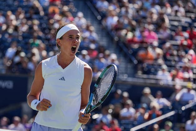 WTA, Tennis Damen Masters 1000 National Bank Open Toronto 2026 - Round of 128 - Day 3 Nikola Bartunkova of Czech Republic celebrates after a point during the Women™s Singles round of 128 match against Bianca Andreescu of Canada on day 3 of the WTA Masters 1000 National Bank Open at Sobeys Stadium on August 3, 2026, in Toronto, Canada. (Photo by Leonardo Ramirez Eyepix Group) Copyright: xLeonardoxRamirezx xEyepixxGroupx LR03082026-01404