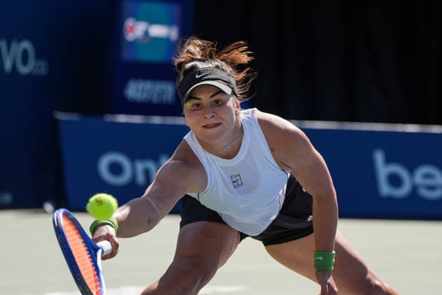 WTA, Tennis Damen Masters 1000 National Bank Open Toronto 2026 - Round of 128 - Day 3 Bianca Andreescu of Canada lunges to play a forehand during the Women™s Singles round of 128 match against Nikola Bartunkova of Czech Republic on day 3 of the WTA Masters 1000 National Bank Open at Sobeys Stadium on August 3, 2026, in Toronto, Canada. (Photo by Leonardo Ramirez Eyepix Group) Copyright: xLeonardoxRamirezx xEyepixxGroupx LR03082026-02072