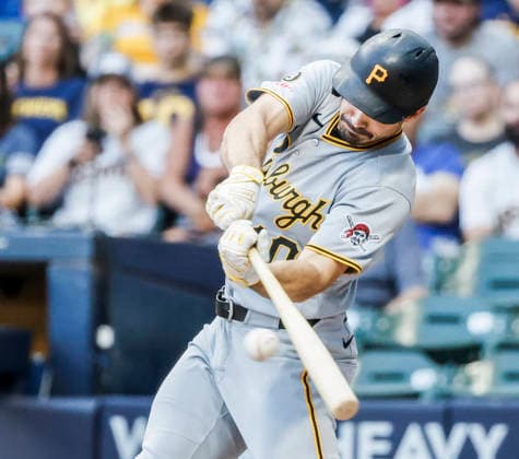 Pittsburgh Pirates left fielder Bryan Reynolds hits as single in the first inning of the MLB, Baseball Herren, USA game between the Pittsburgh Pirates and the Milwaukee Brewers at American Family Field in Milwaukee, Wisconsin on Monday, August 3, 2026.  MIL20260803802 TANNENxMAURY