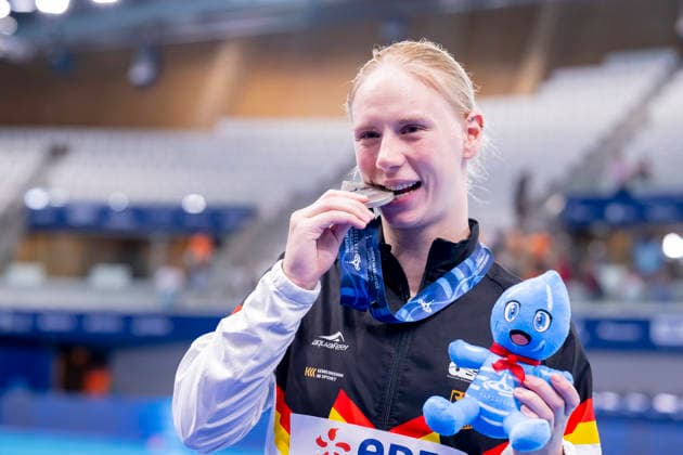 France, Paris, Centre Aquatique Olympique Metropole du Grand Paris, 03.08.2026, European Aquatics Championships Artistic Swimming, Day 3, Women™s 10m Platform Final, Pauline Alexandra Pfeif of Germany Celebrates her Silver Medal, Photo by Eibner Pressefoto Tino Henschel European Aquatics Championships Artistic Swimming, Day 3, Women™s 10m Platform Final Paris *** France, Paris, Centre Aquatique Olympique Metropole du Grand Paris, August 3, 2026, European Aquatics Championships – Artistic Swimming, Day 3, Women’s 10m Platform Final, Pauline Alexandra Pfeif of Germany Celebrates Her Silver Medal, Photo by Eibner Pressefoto Tino Henschel European Aquatics Championships Artistic Swimming, Day 3, Women’s 10m Platform Final, Paris Copyright: xEibnerxPressefotox