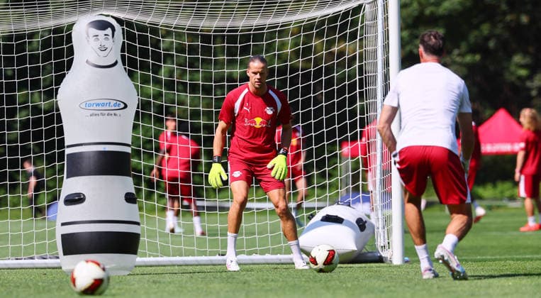 RB Leipzig - AUT Trainingslager Bundesliga Saalfelden, 04.08.2026, Gut Brandlhof, Fussball, Bundesliga, GER , RB Leipzig - Trainingslager in Saalfelden am Steinernen Meer AUT. , Im Bild: Neuzugang Torwart ¯rjan Oerjan Nyland , *** RB Leipzig (AUT) Training Camp, Bundesliga, Saalfelden, August 4, 2026, Gut Brandlhof, Soccer, Bundesliga, GER, RB Leipzig Training Camp in Saalfelden am Steinernen Meer (AUT), Pictured: New signing, goalkeeper ¯rjan Oerjan Nyland, Picture Point