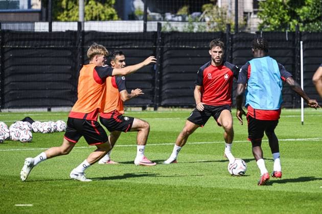 44 Antwerp s Maxime Busi pictured in action during a training session of Belgian soccer team Royal Antwerp FC ahead of the start of the Belgian Jupiler Pro League 2026-2027 season, Wednesday 05 August, 2026 in Antwerp. TOM GOYVAERTS TomxGoyvaerts  x182727749x